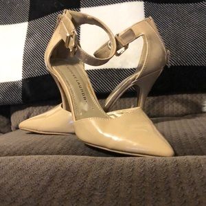 Size 7 nude heels